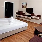 Ezüsthíd 4* Veszprém