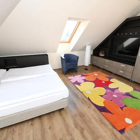 Hotel Ezuesthid Veszprém