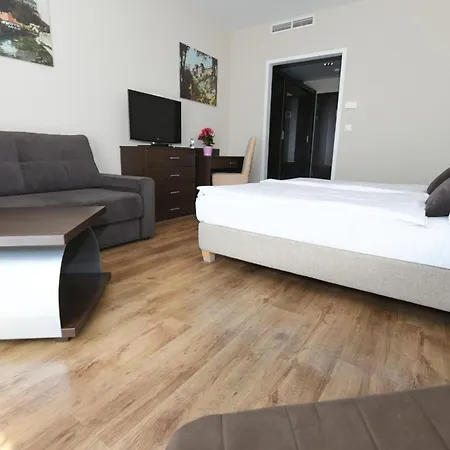 Otel Ezuesthid 4*