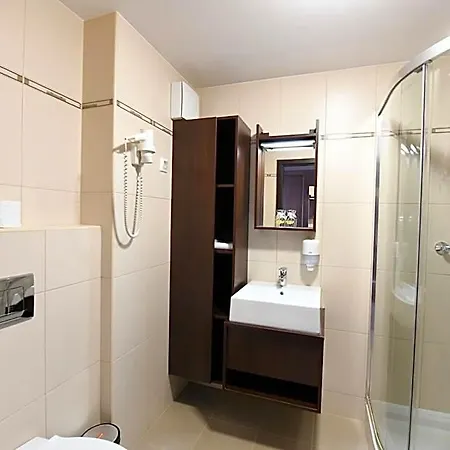 Hotel Ezuesthid 4*