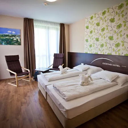 Ezüsthíd 4*