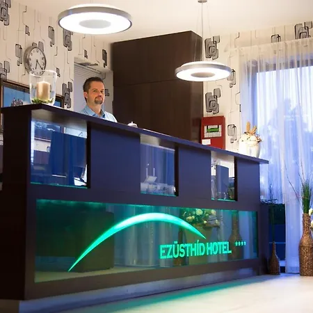 Ezüsthíd 4*