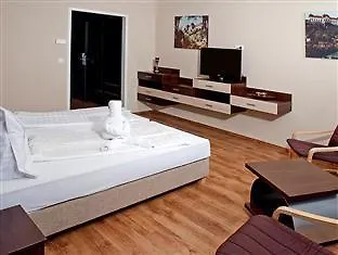 Ezüsthíd 4* Veszprém